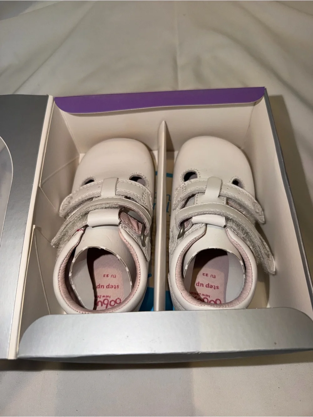 NWT Bobux Step Up Jack & Jill Sandal - White Leather - Baby Size 6 US / 22 EU
